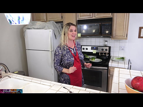 ❤️ Belle-mère qui le traie dans la cuisine avant son rendez-vous. Vidéo de porno at fr.fitorganic.top ❌
